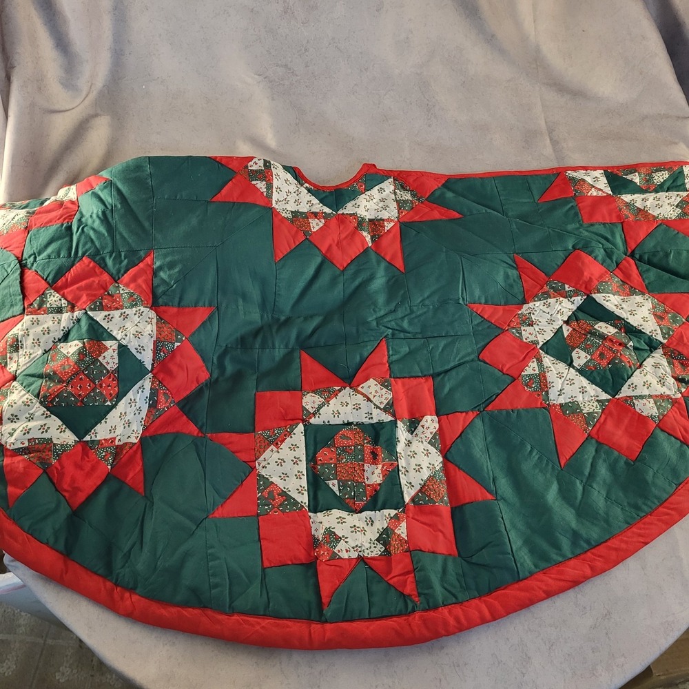 Vintage Handmade Quilted Christmas Tree Skirt Green Red & White